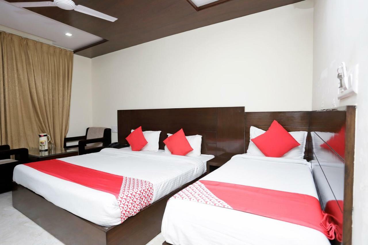 Oyo 39595 Hotel Ray Ban Kankhal Eksteriør billede
